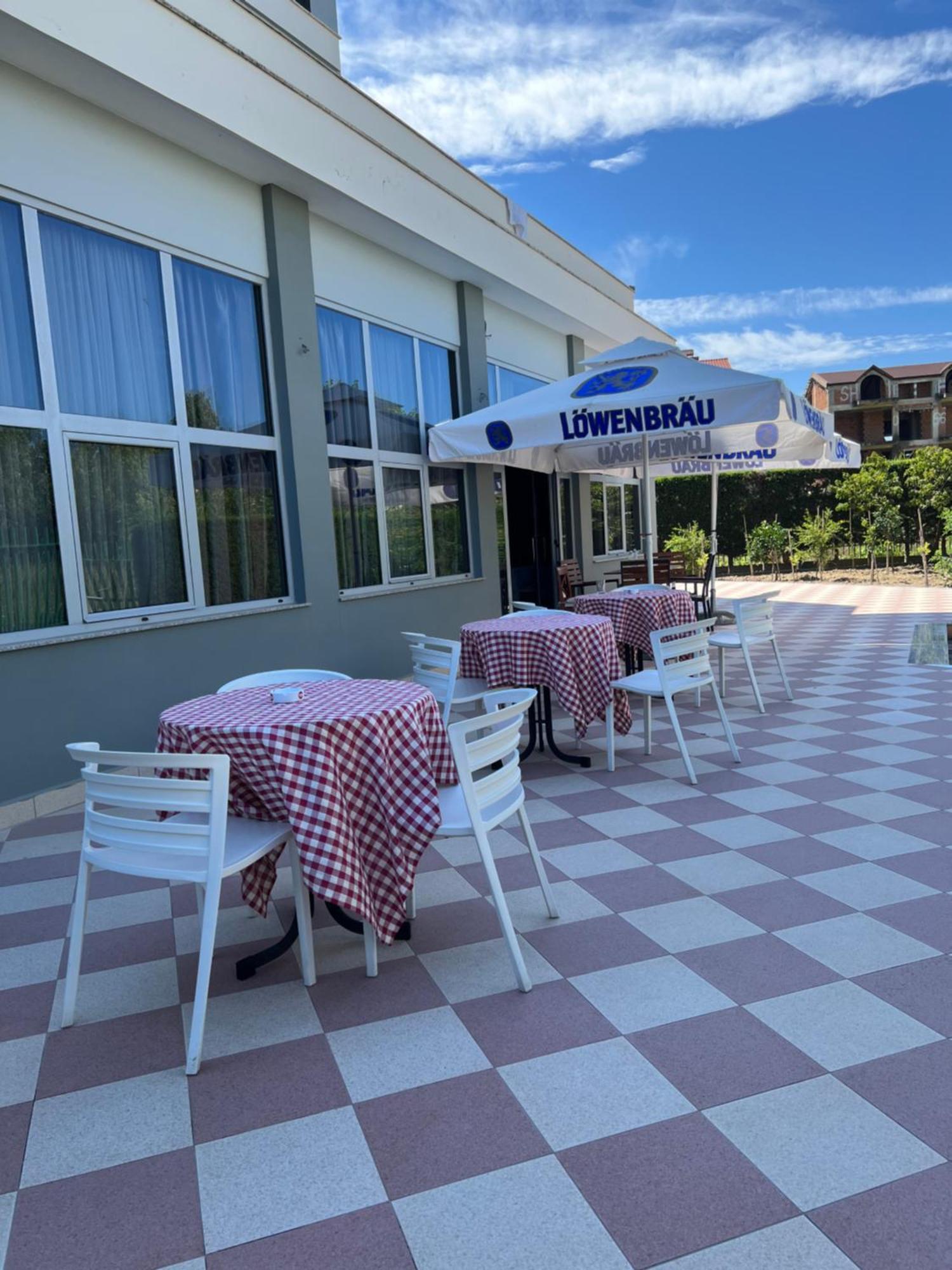 Hotel Blue Sky Golem  Esterno foto
