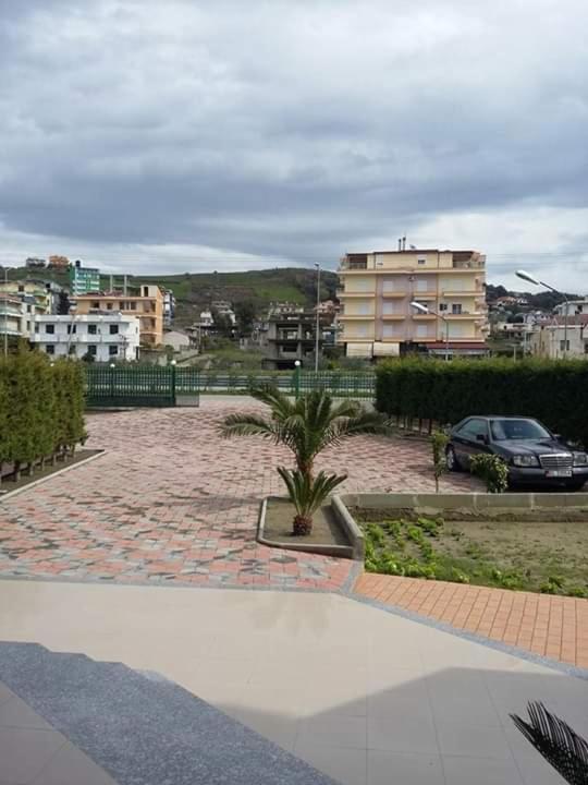 Hotel Blue Sky Golem  Esterno foto